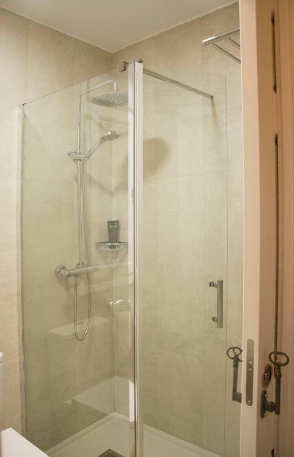 Visitor'S Book Apartment มาดริด ภายนอก รูปภาพ