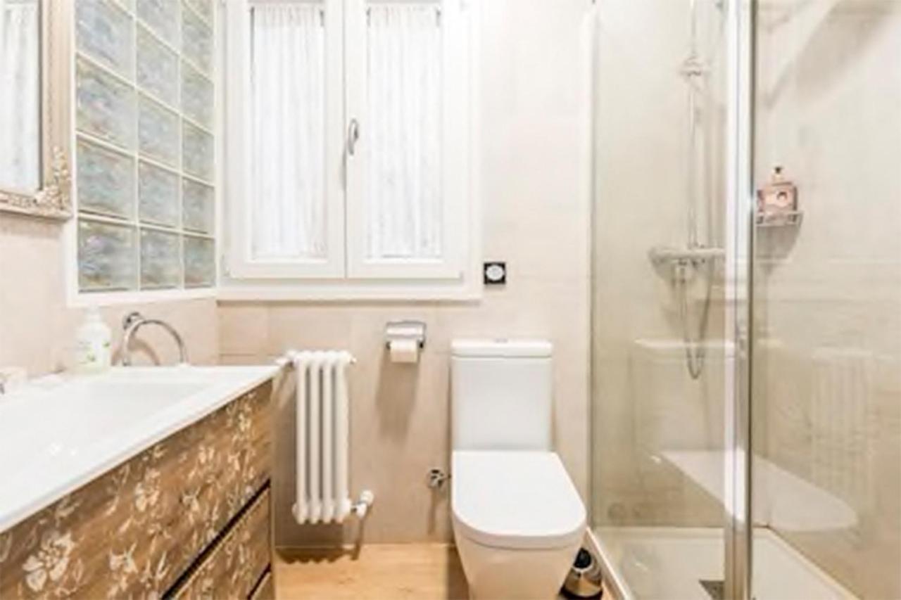 Visitor'S Book Apartment มาดริด ภายนอก รูปภาพ